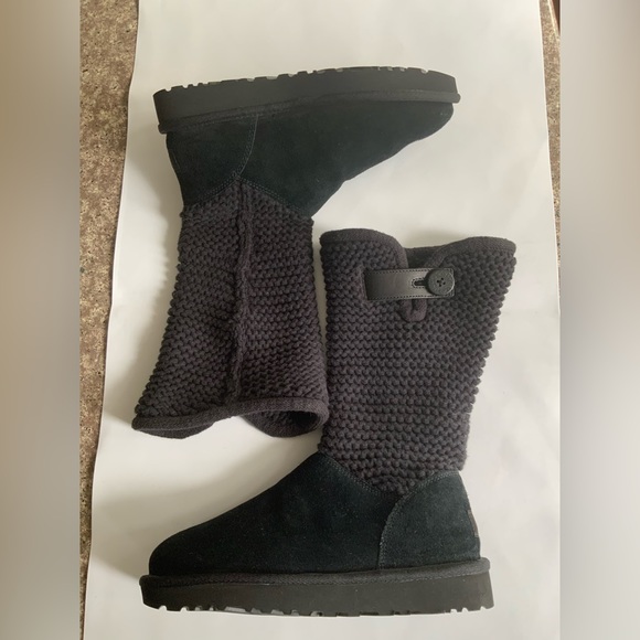 UGG Shaina Boot - Picture 9 of 16